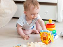 Important Milestones: Your Baby by Nine Months